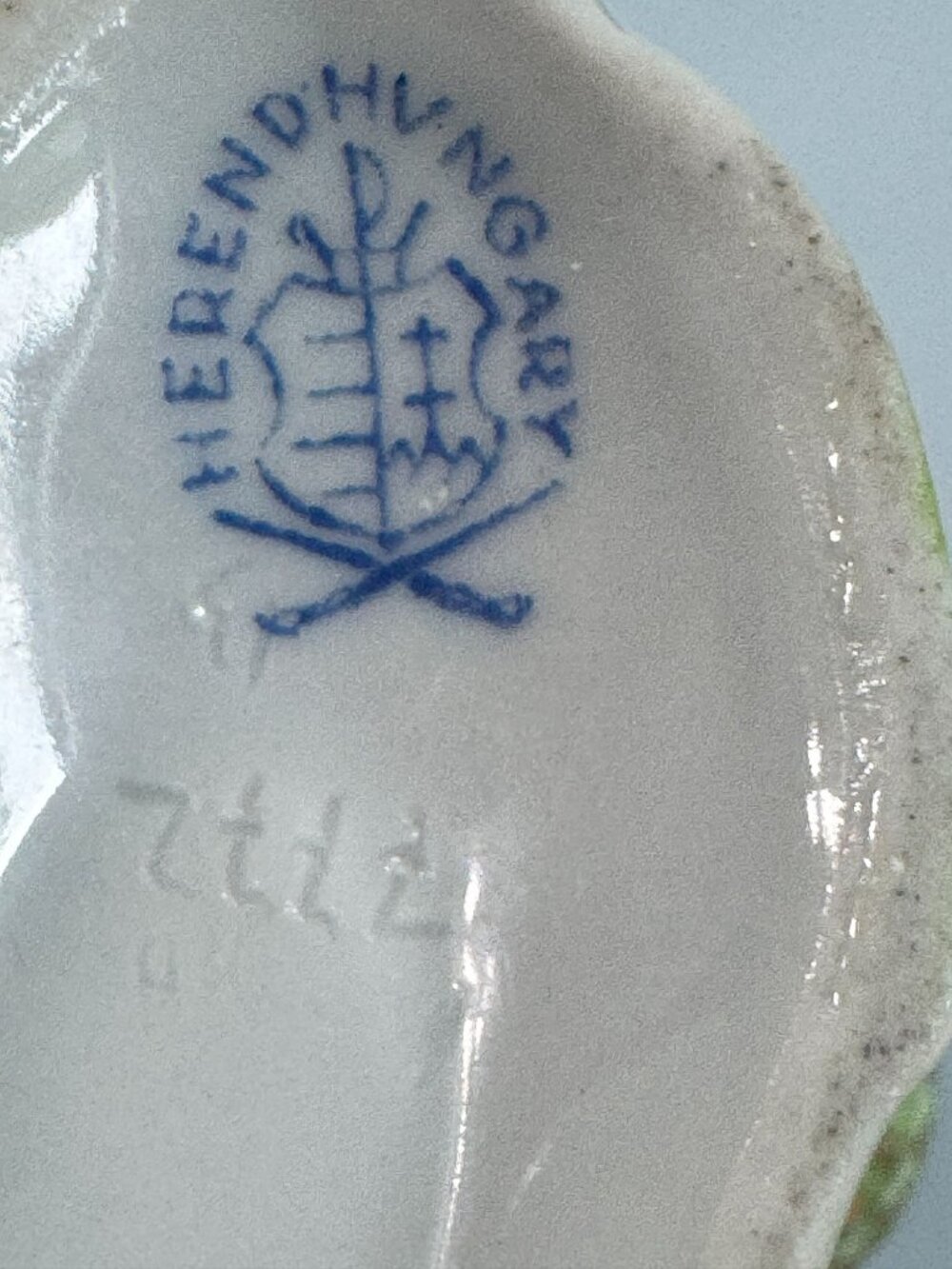 Herend Queen Victoria Cornucopia Creamer Rare Butterfly Shell Porcelain 3" - Picture 7 of 7
